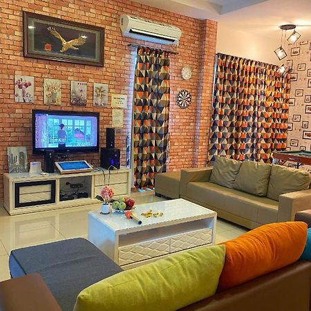 Teluk Batik 17Paradisehome Private Pool Karaoke Snooker Bbq 15Pax Lumut Luaran gambar
